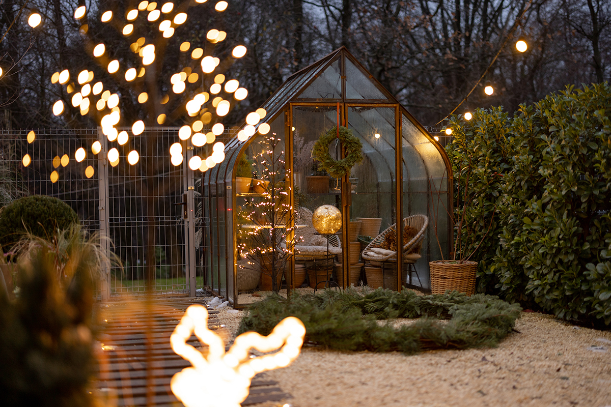 How Outdoor Lighting Can Enhance Beauty and Functionality?